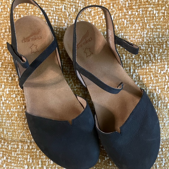 Dansko Women's Rowan Sandal - Picture 1 of 4